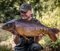 Daiwa Camo Peaked Hat -Fishing Finesse Finds 21323yll638016779261602609