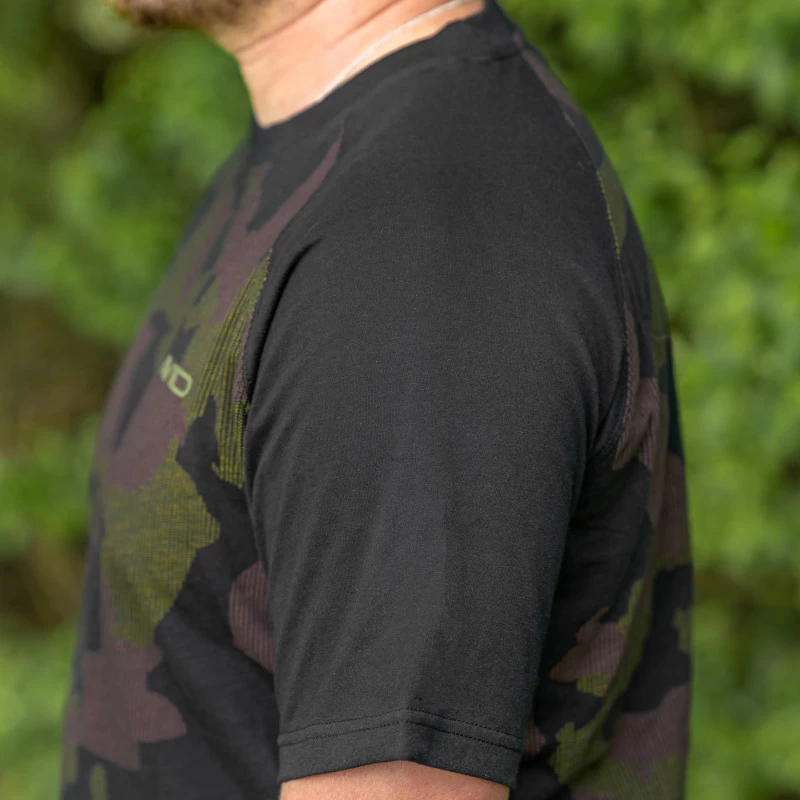 Avid Carp Distortion Camo Lite Short Sleeve T-Shirts 5 Avid Carp Distortion Camo Lite Short Sleeve T-Shirts - Image 3