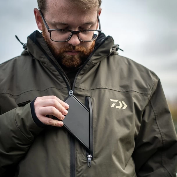 Daiwa Winter Carp Suit 11 Daiwa Winter Carp Suit - Image 9