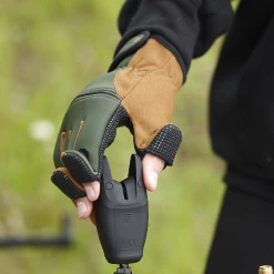 Prologic Neoprene Grip Gloves -Fishing Finesse Finds pjloehso637636637450216611