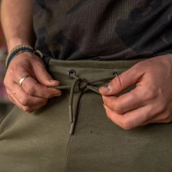 Avid Carp Distortion Jogger Shorts -Fishing Finesse Finds qquz5shv637569245037124179